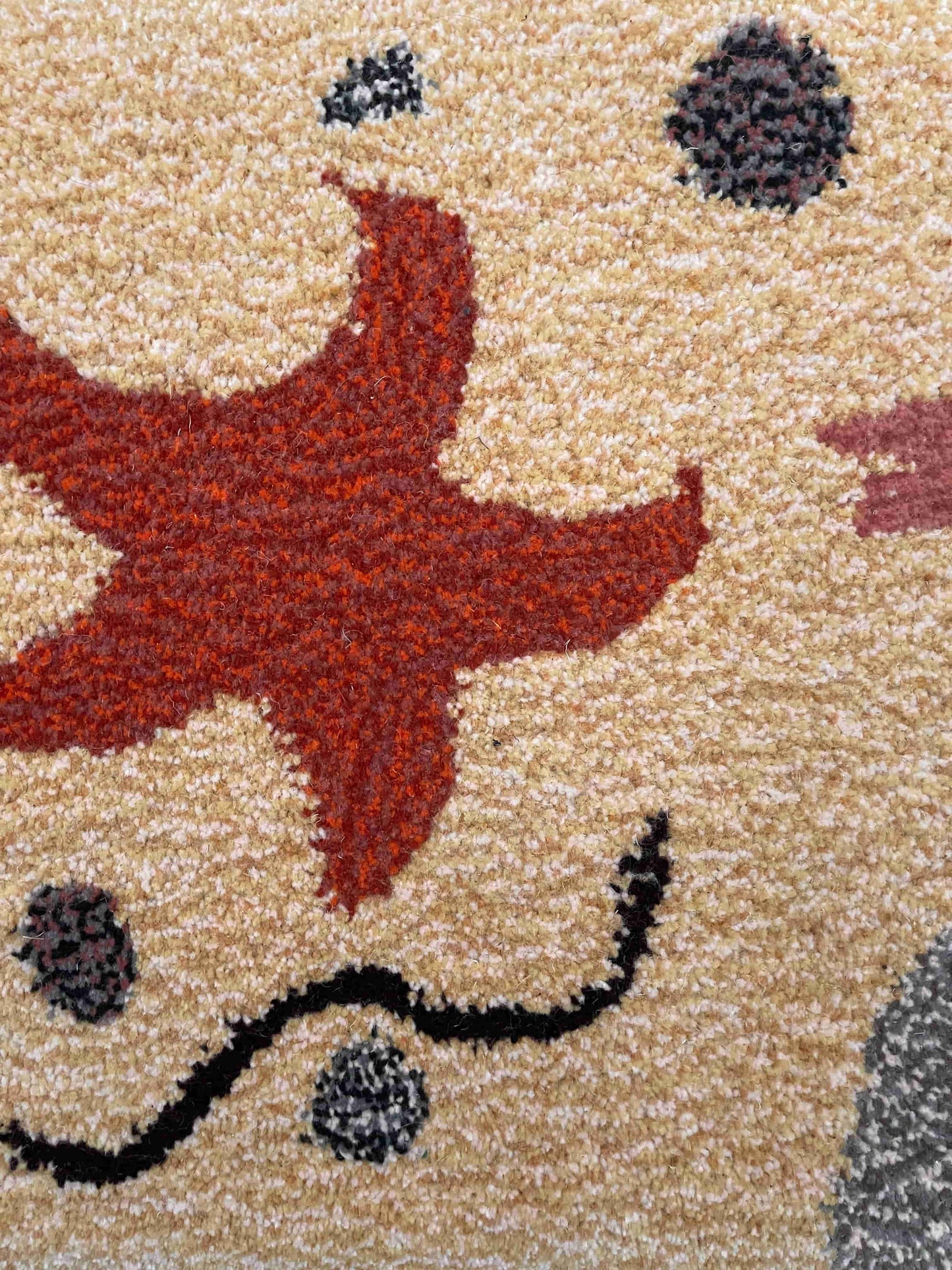 'Abyss' Star Fish sandy yellow tufted rug