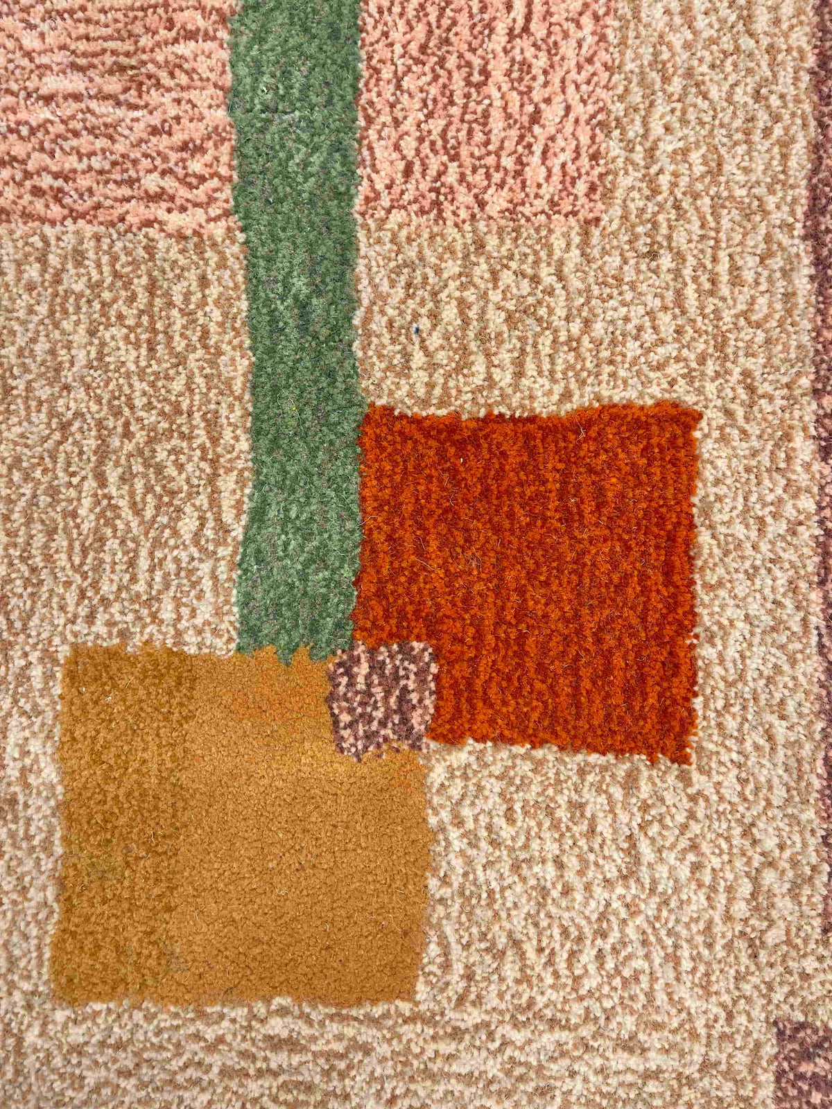 'Quartz' Hand tufted cream, peach, pink and yellow medium tufted rug