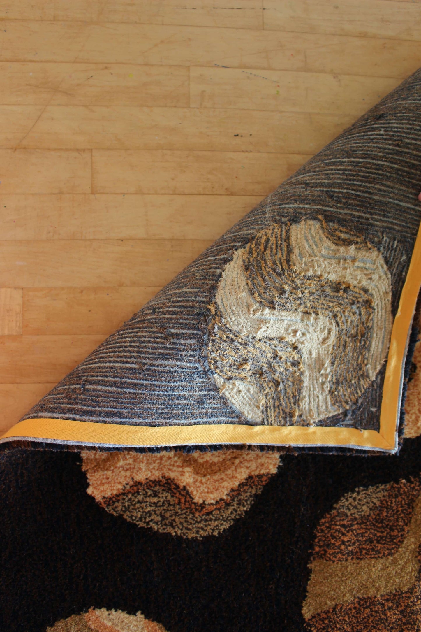 'Platos' Hand tufted brown, caramel and cream small tufted rug