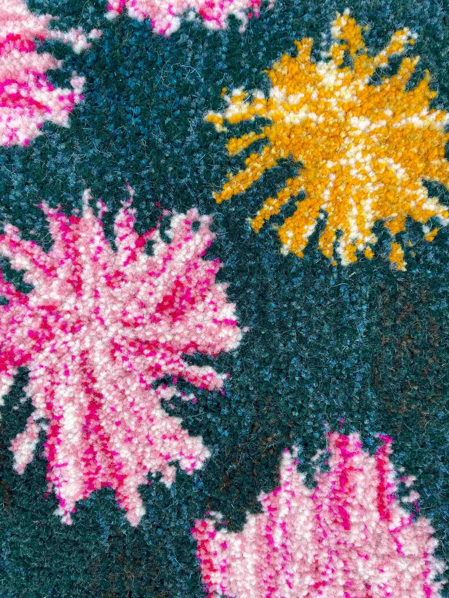 'Dahlia' Hand tufted Green, red, orange and yellow floral small tufted rug