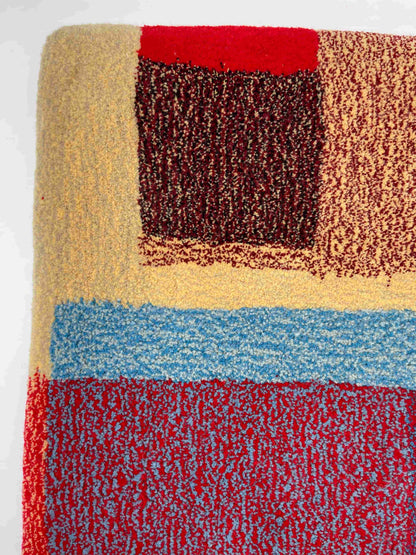 'Dulce de leche' Hand tufted cream, blue red medium tufted rug